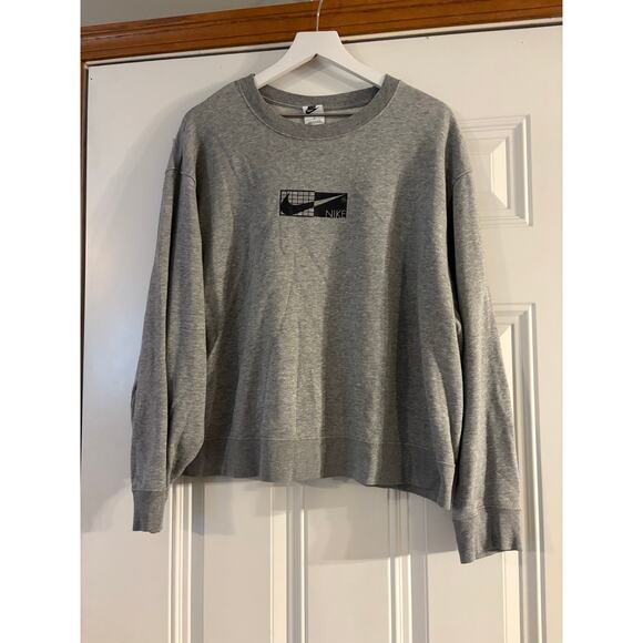 Women’s Nike plus size sweatshirt, size 2X - Picture 1 of 3